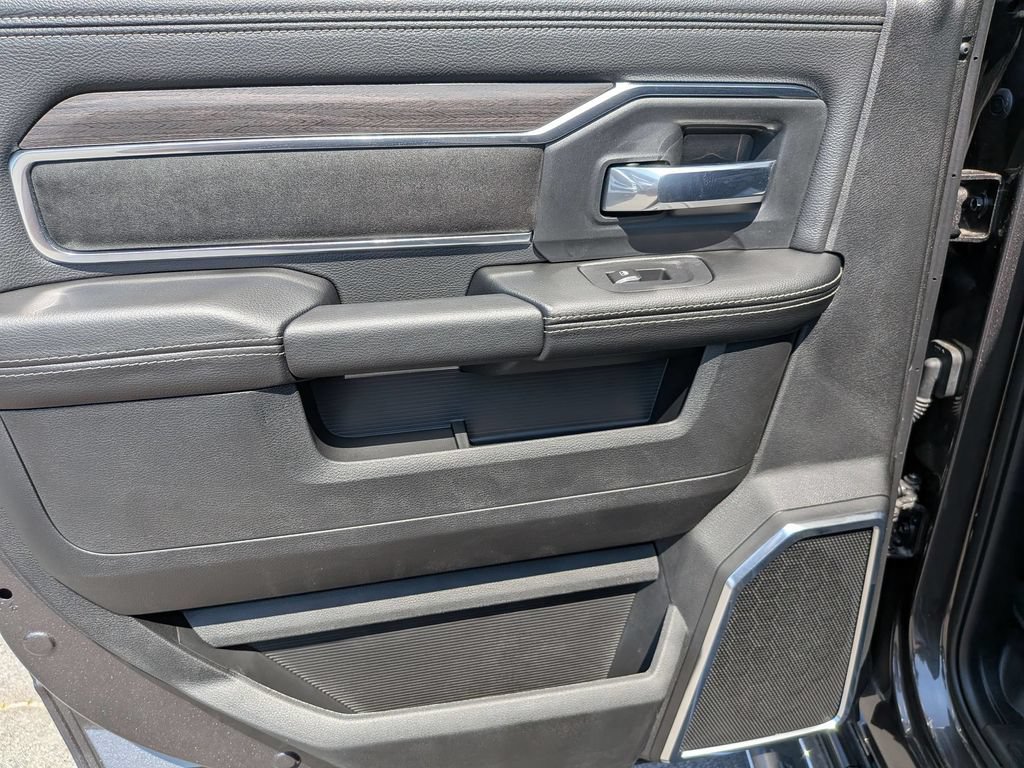 New 2026 RAM 2500 Laramie w/ Sport Appearance Package AWD/4WD image 23