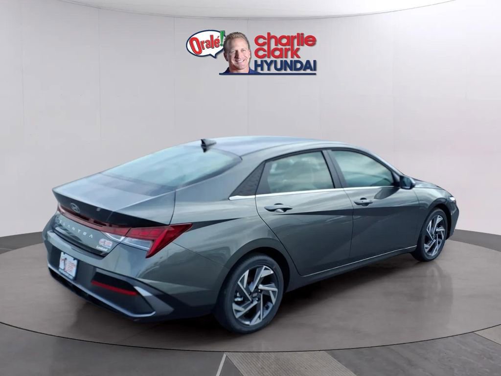 New 2026 Hyundai Elantra Limited FWD image 5