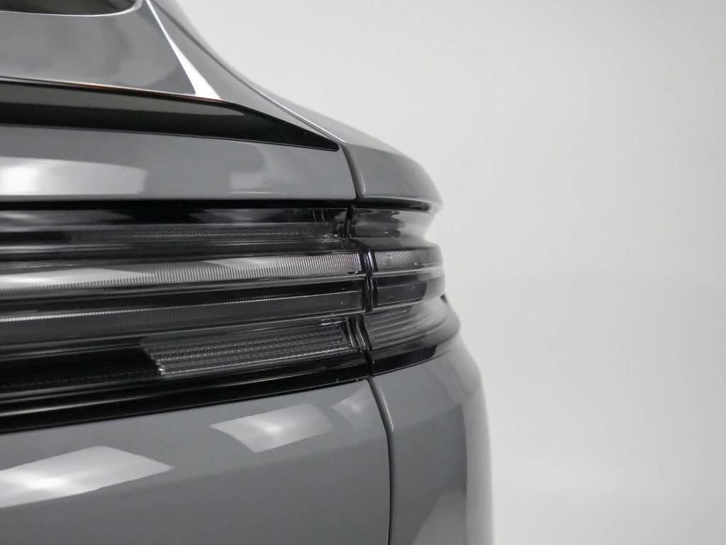 Used 2025 Porsche Cayenne Coupe AWD/4WD image 12