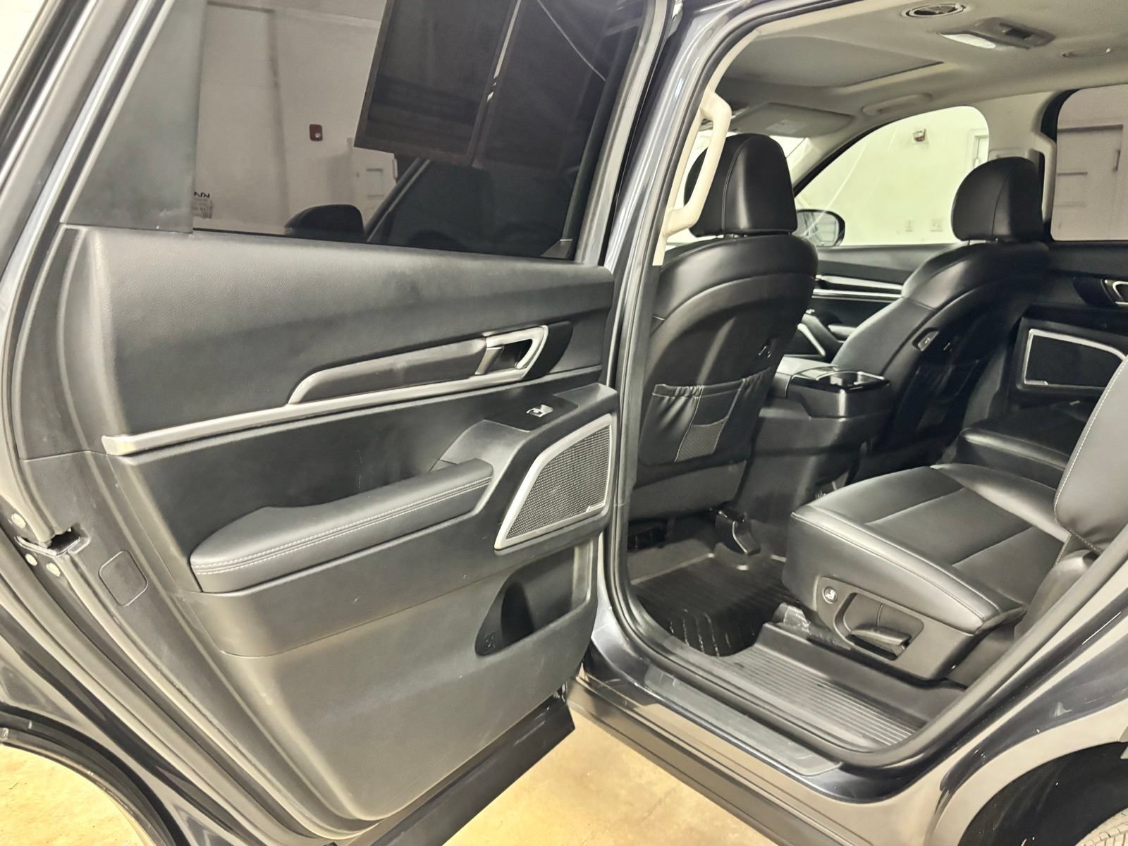 Used 2024 Kia Telluride S w/ S Sunroof Package FWD image 18