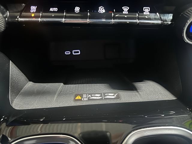 Used 2026 Chevrolet Traverse Z71 w/ LPO, Floor Liner Package AWD/4WD image 25