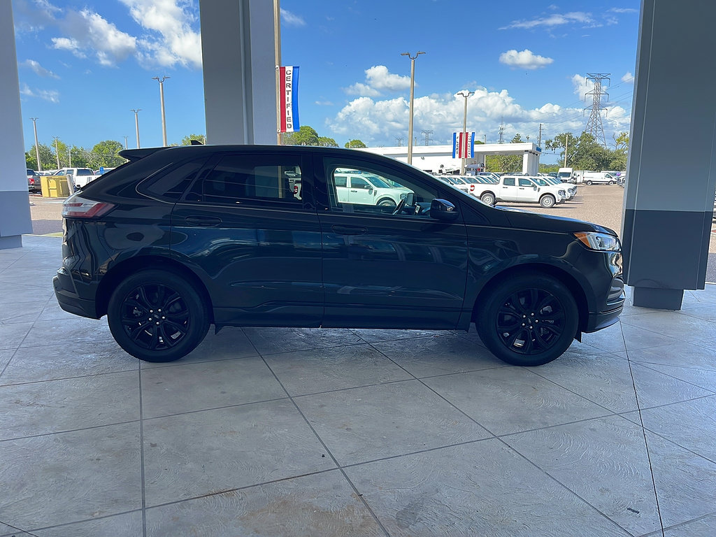 Certified 2024 Ford Edge SE w/ Black Appearance Package AWD/4WD image 5