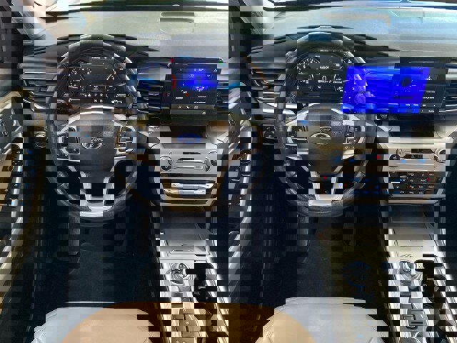 Used 2022 Ford Explorer XLT w/ Equipment Group 202A image 14