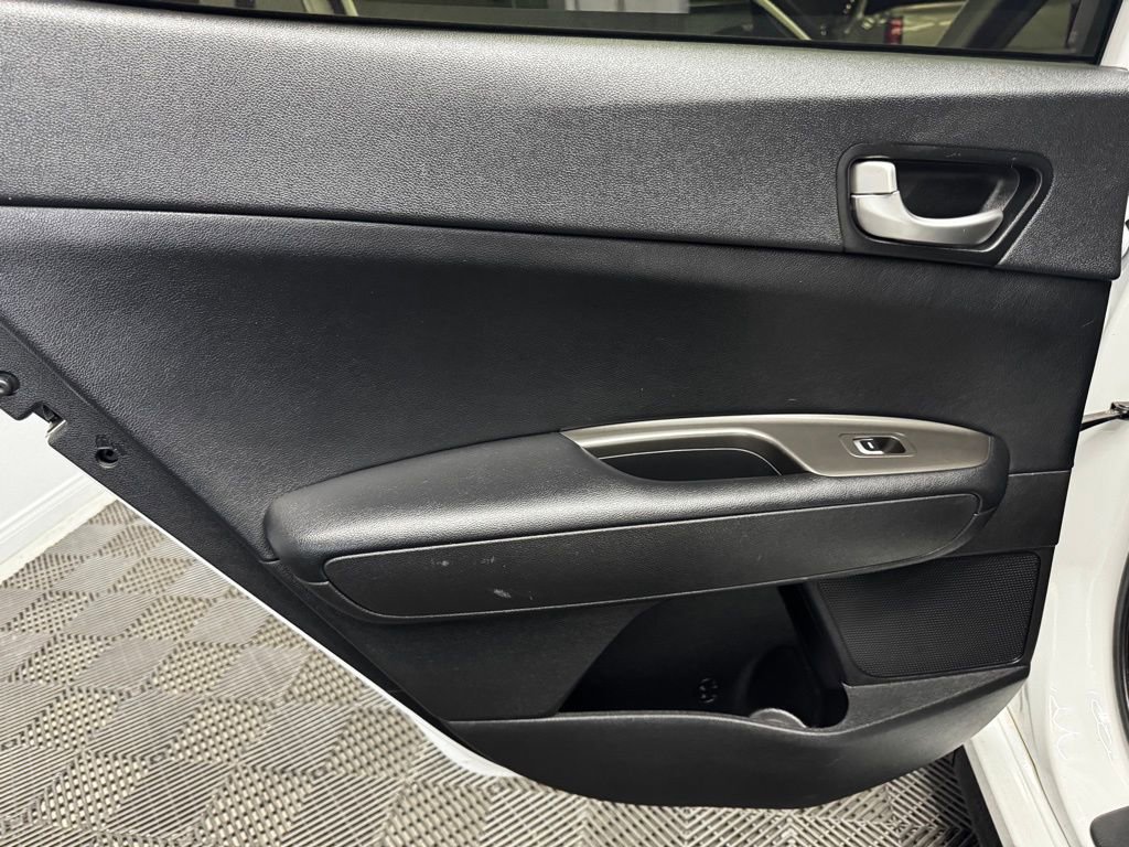Used 2020 Kia Optima SE image 43