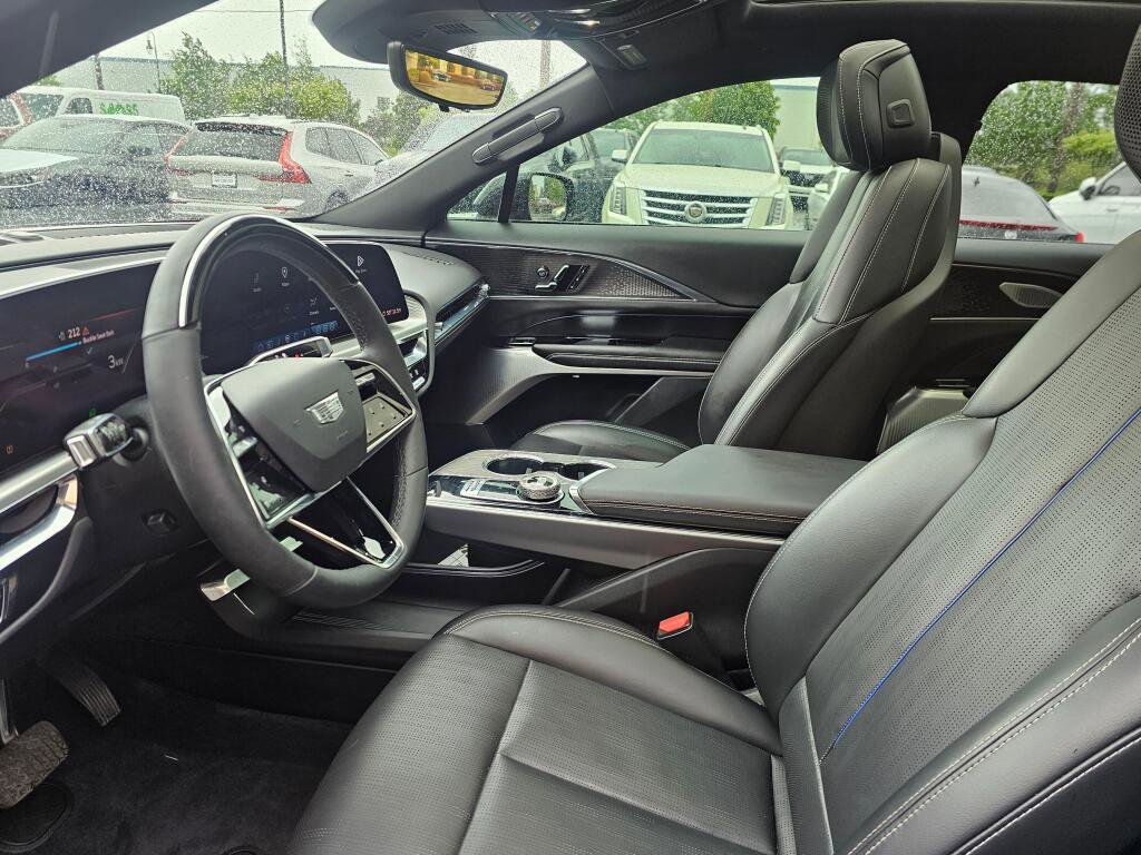Used 2023 Cadillac Lyriq 2WD image 24