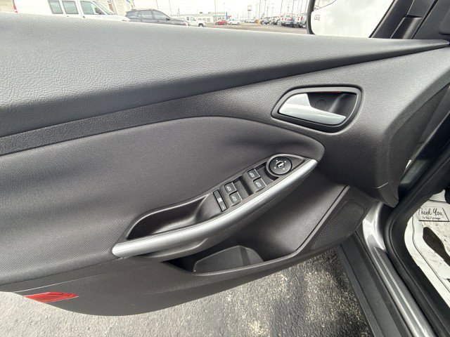 Used 2013 Ford Focus Titanium w/ Titanium Handling Pkg image 15