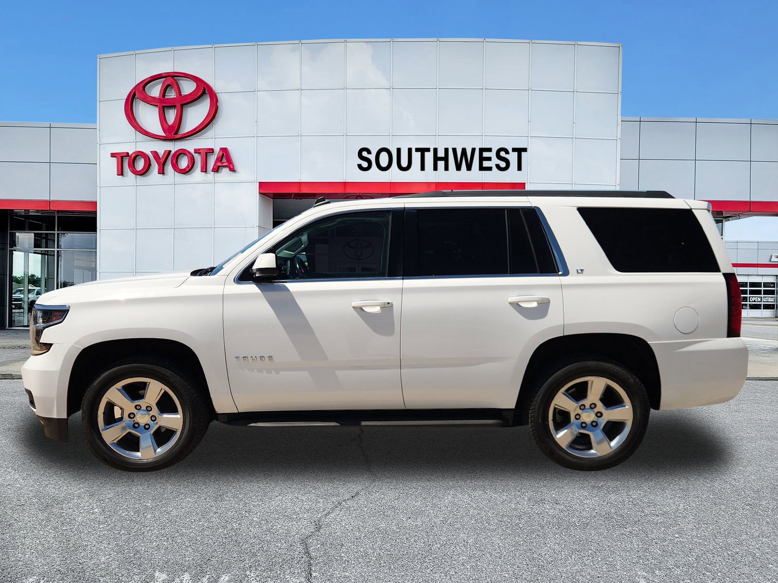 Used 2015 Chevrolet Tahoe LT image 3