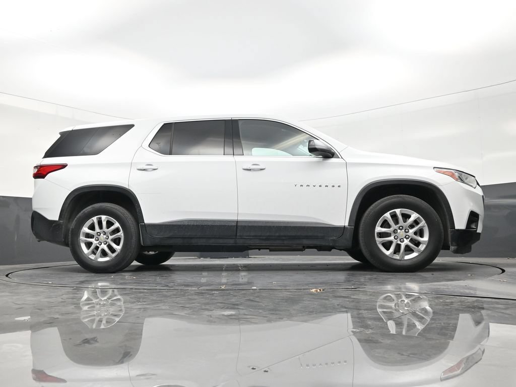 Used 2021 Chevrolet Traverse LS FWD image 25