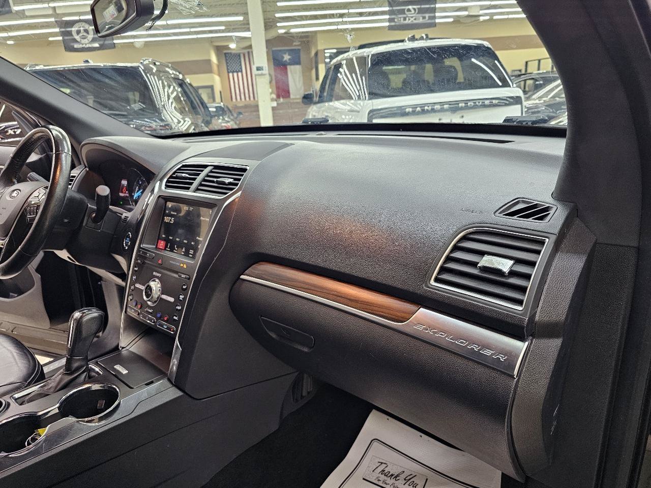 Used 2019 Ford Explorer Limited w/ Class III Trailer Tow Package FWD image 23