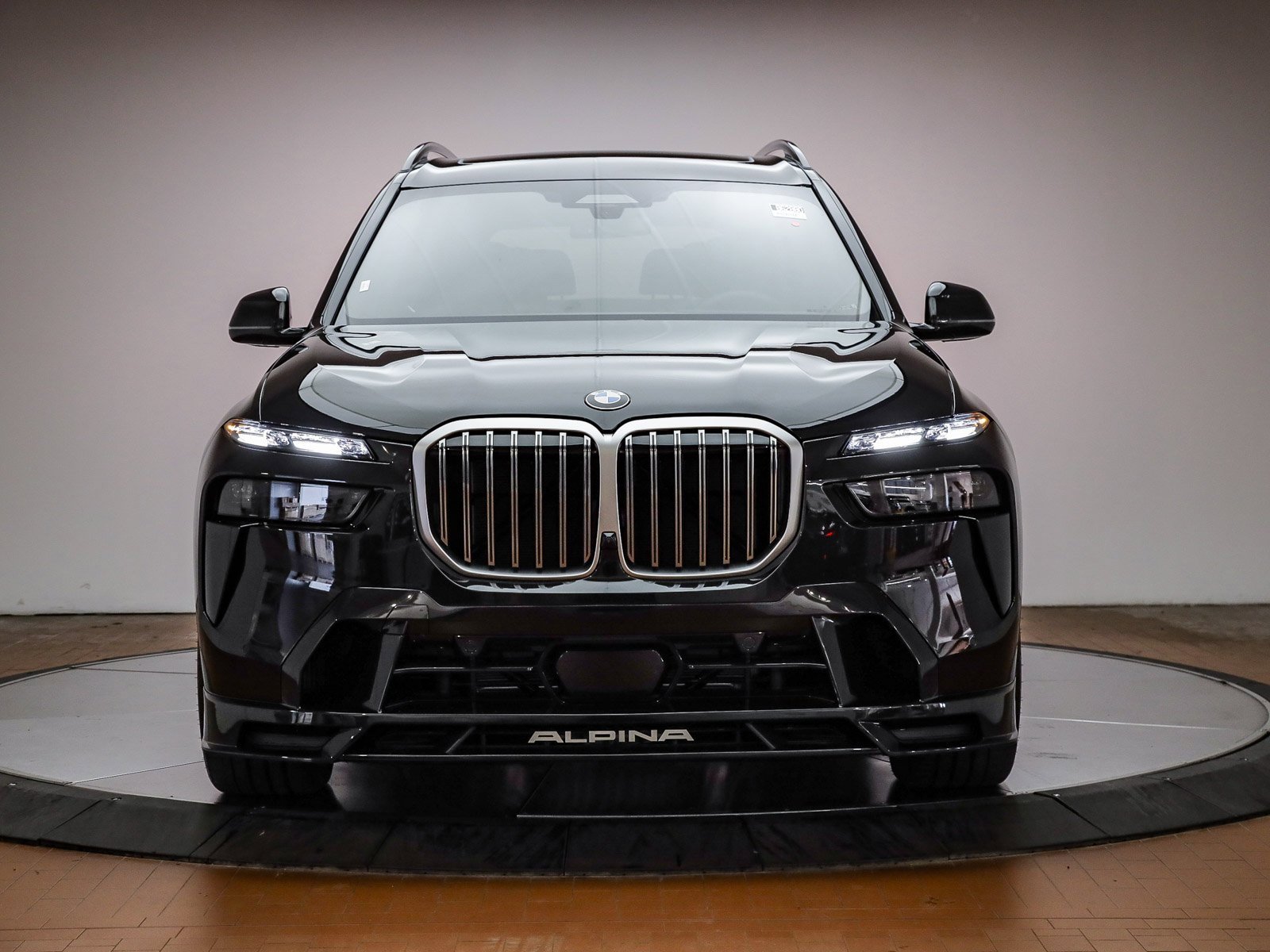 New 2026 BMW ALPINA XB7 image 2
