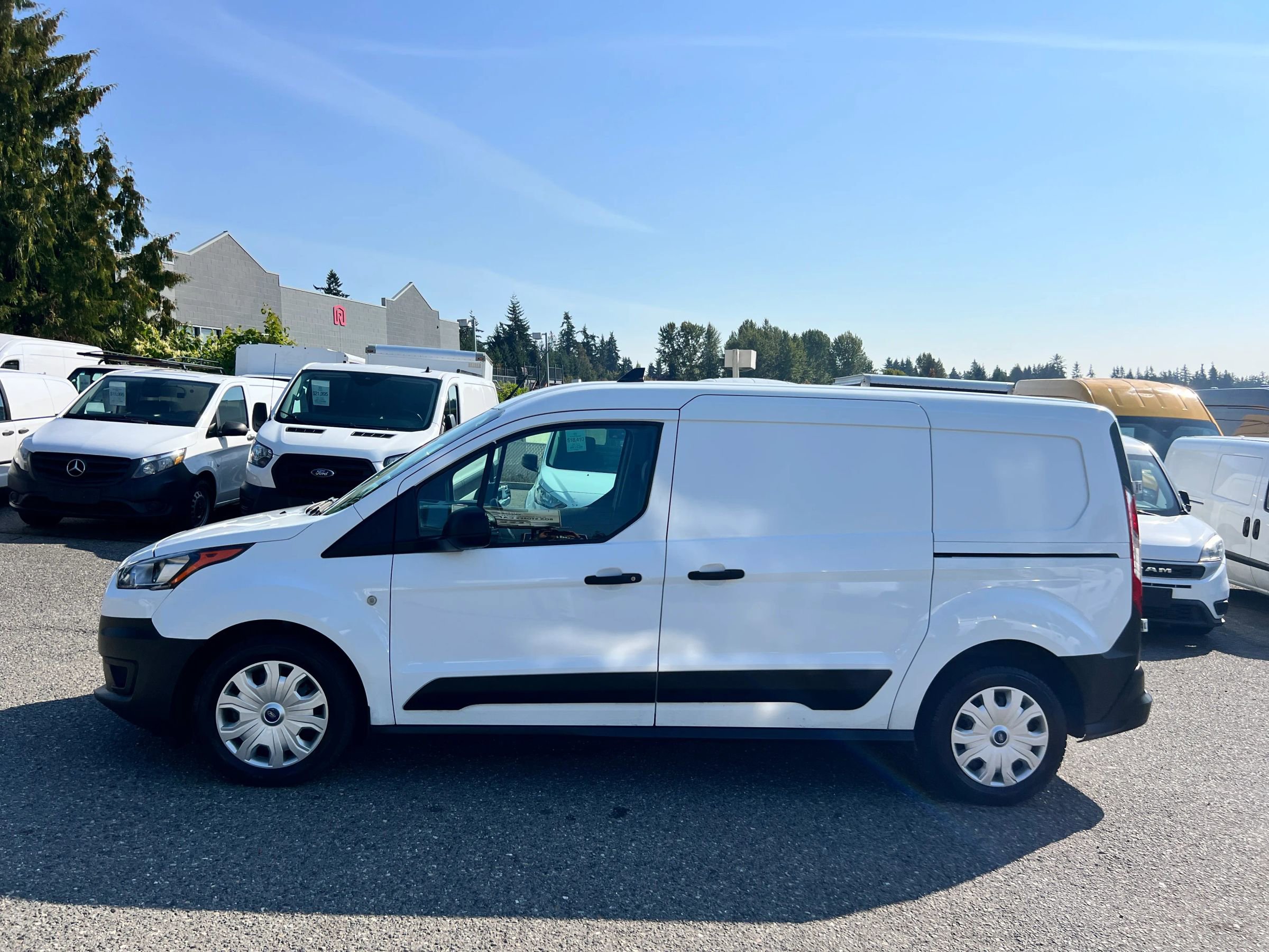 Used 2022 Ford Transit Connect XL image 4