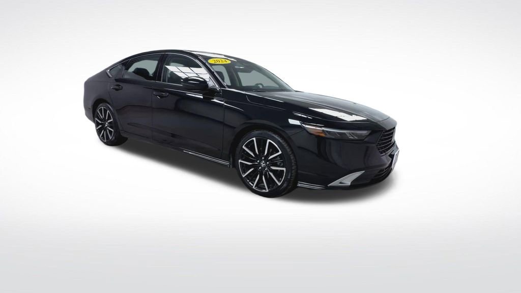 Used 2024 Honda Accord Touring image 2