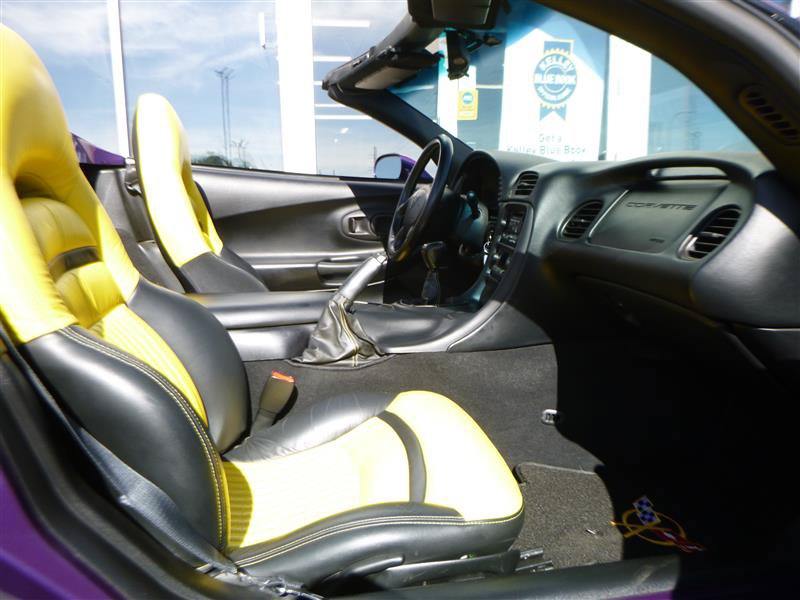 Used 1998 Chevrolet Corvette Convertible w/ Memory Pkg RWD image 15