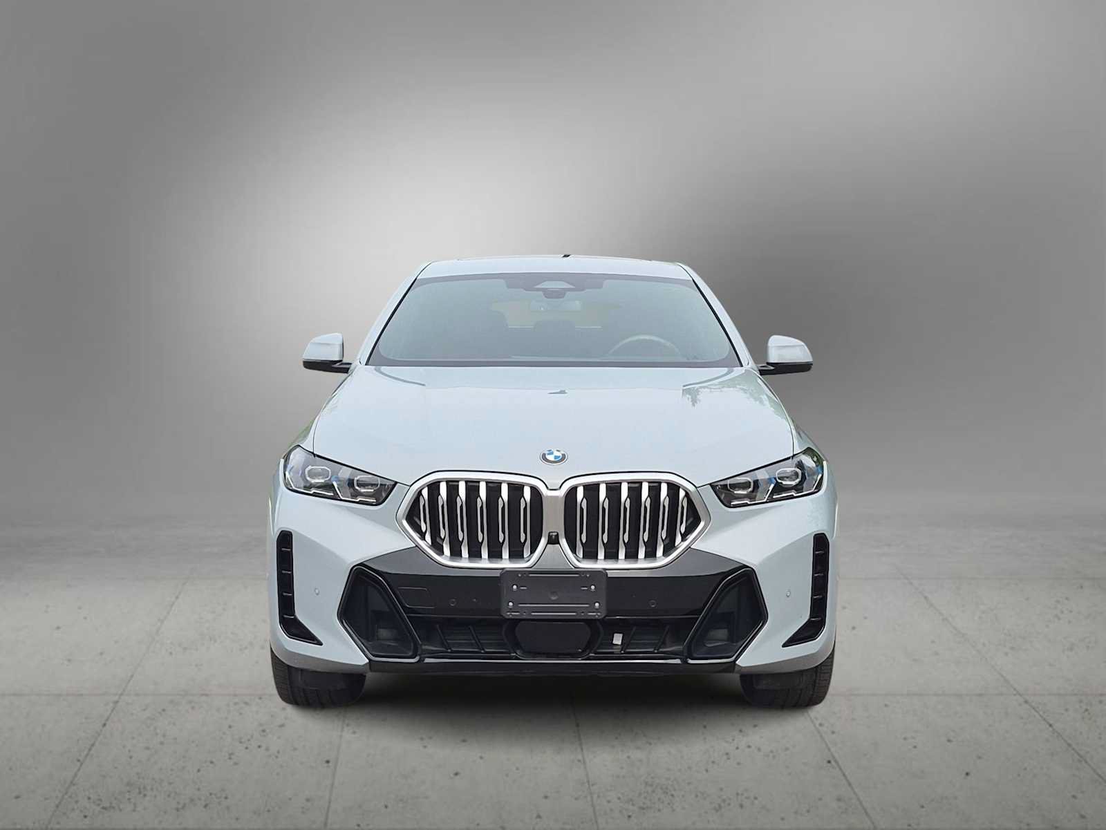 Used 2025 BMW X6 xDrive40i w/ Premium Package AWD/4WD image 3