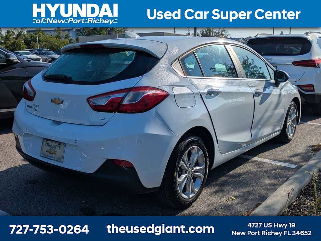 Used 2019 Chevrolet Cruze LT w/ Convenience Package image 3