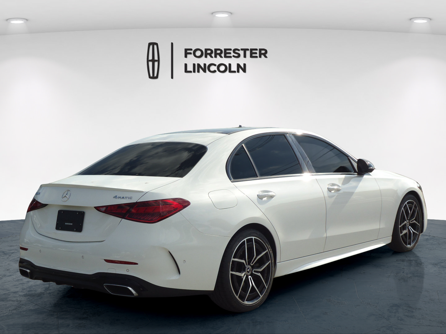 Used 2023 Mercedes-Benz C 300 4MATIC Sedan image 3