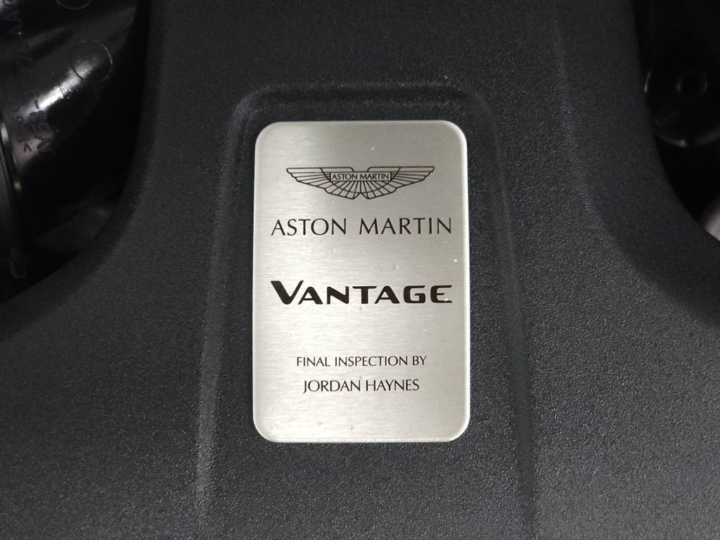 Used 2021 Aston Martin V8 Vantage Roadster RWD image 37
