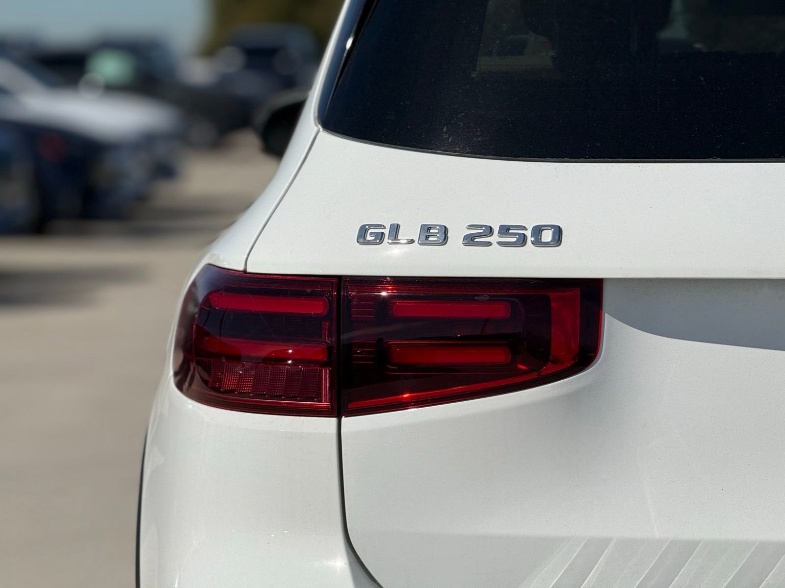 New 2025 Mercedes-Benz GLB 250 image 8