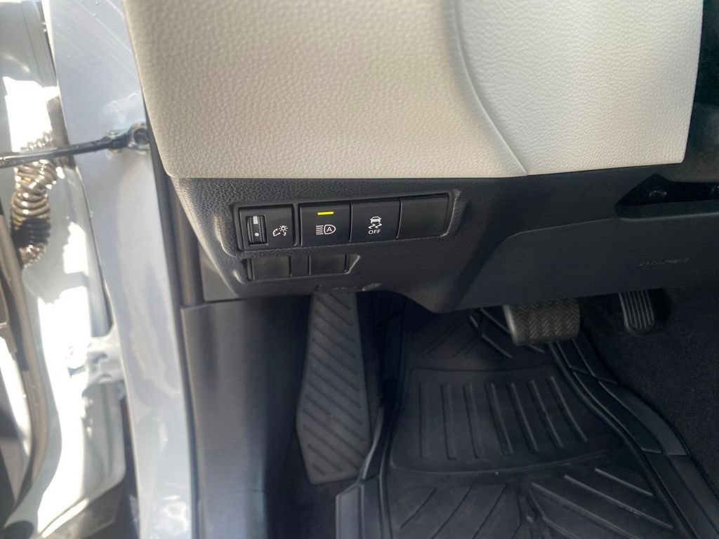 Used 2026 Toyota Corolla Cross L FWD image 15