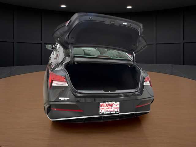 Used 2025 Hyundai Elantra SEL FWD image 7