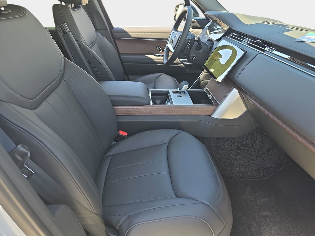 New 2026 Land Rover Range Rover Long Wheelbase SE AWD/4WD image 10