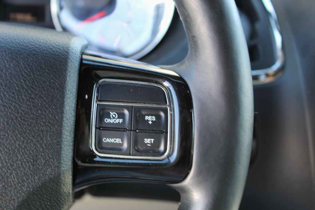 Used 2016 Dodge Grand Caravan SXT image 15