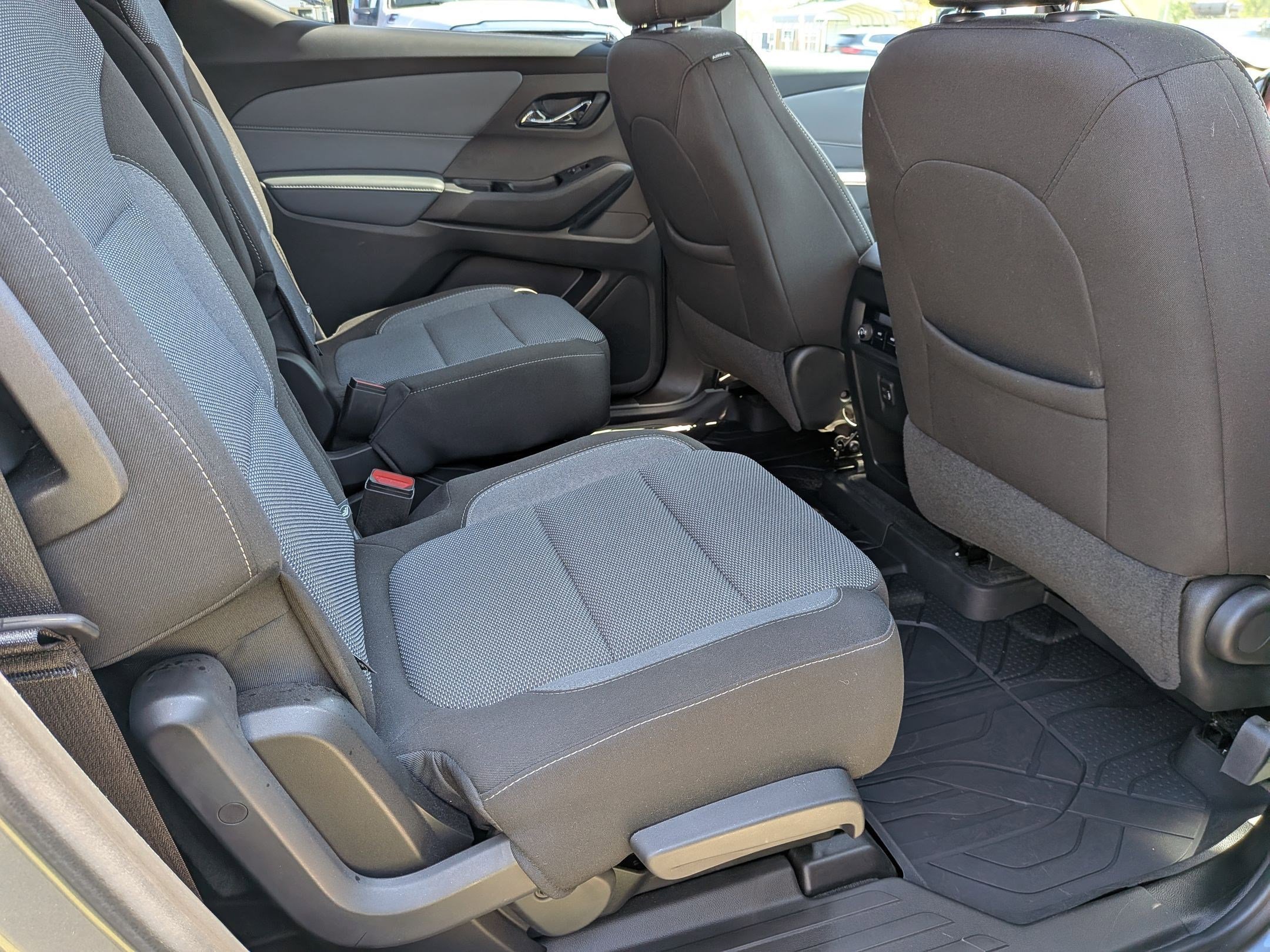 Used 2020 Chevrolet Traverse LT image 22