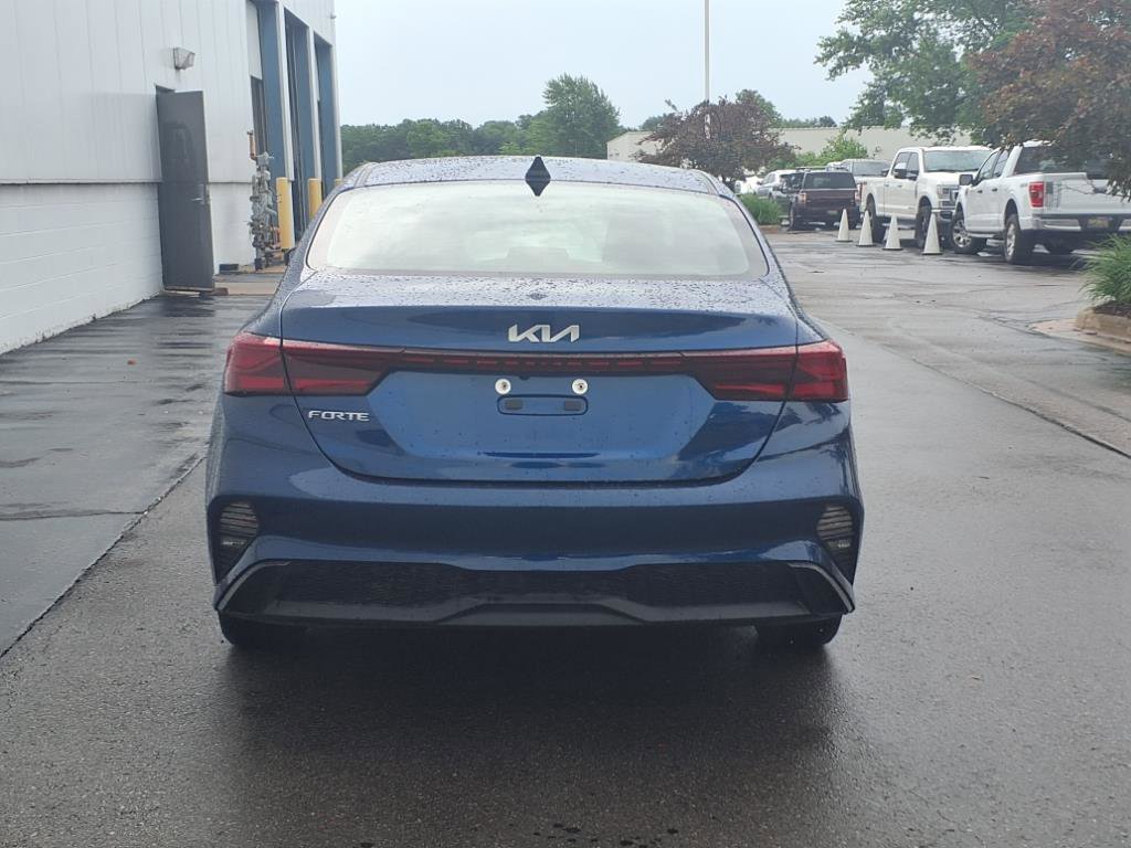 Used 2024 Kia Forte LXS image 5