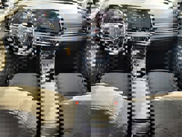 Used 2024 Kia Sportage LX image 12