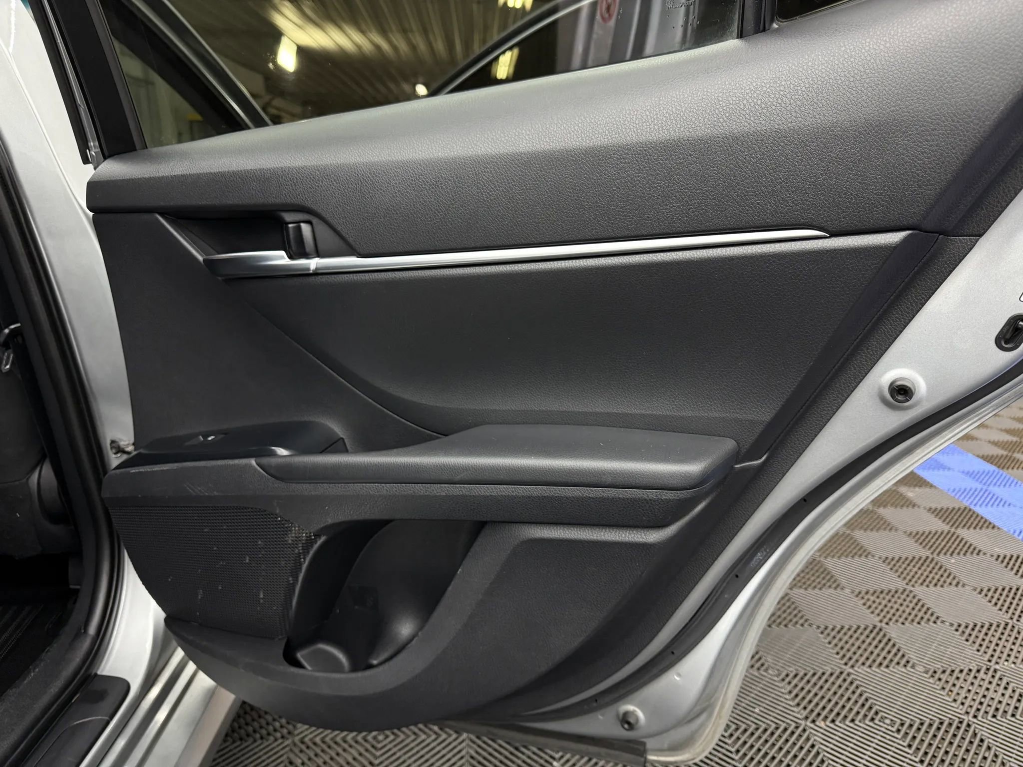 Used 2018 Toyota Camry LE FWD image 8