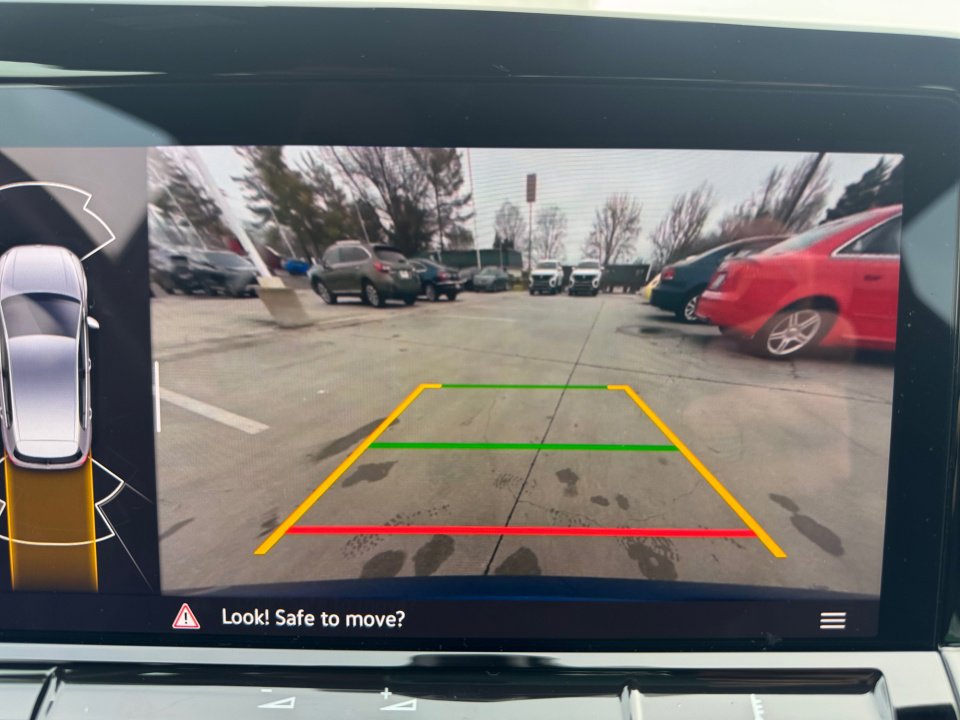 Used 2024 Volkswagen Golf R 2.0T image 22