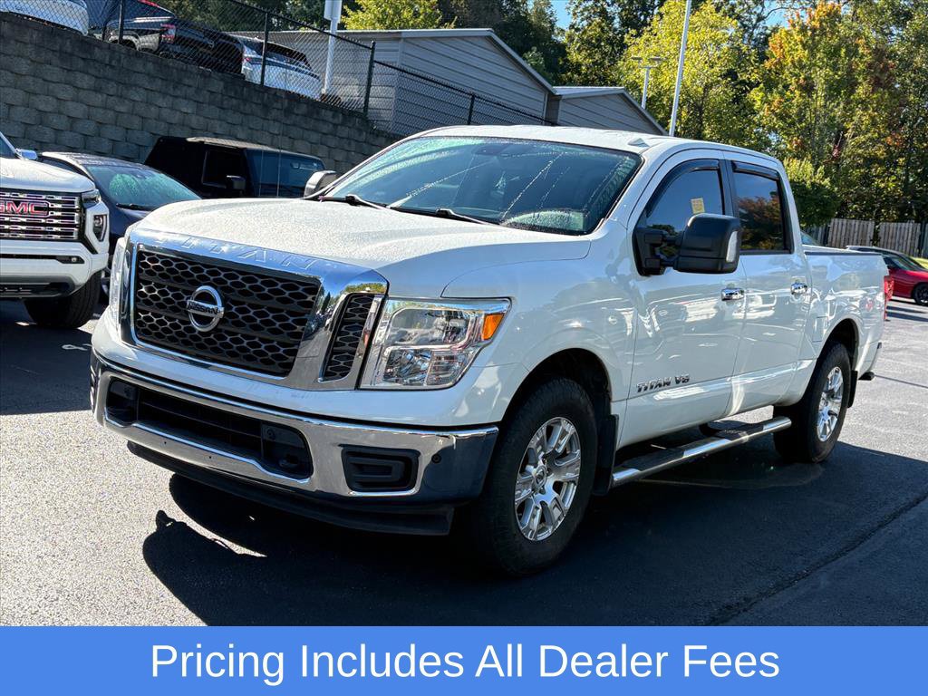 Used 2018 Nissan Titan SV w/ SV Convenience Package AWD/4WD image 4