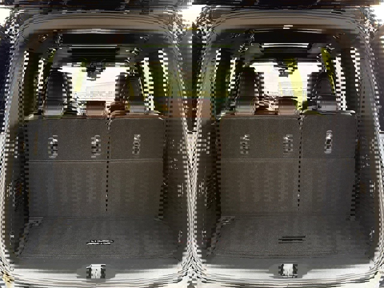 Certified 2025 Nissan Armada Platinum Reserve image 41