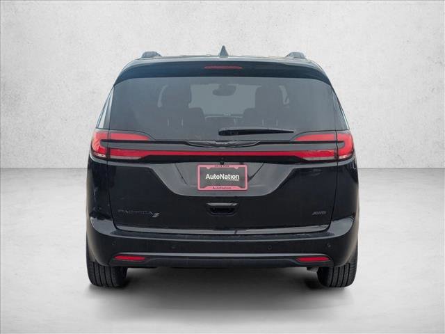 New 2026 Chrysler Pacifica Select w/ S Appearance Package image 8