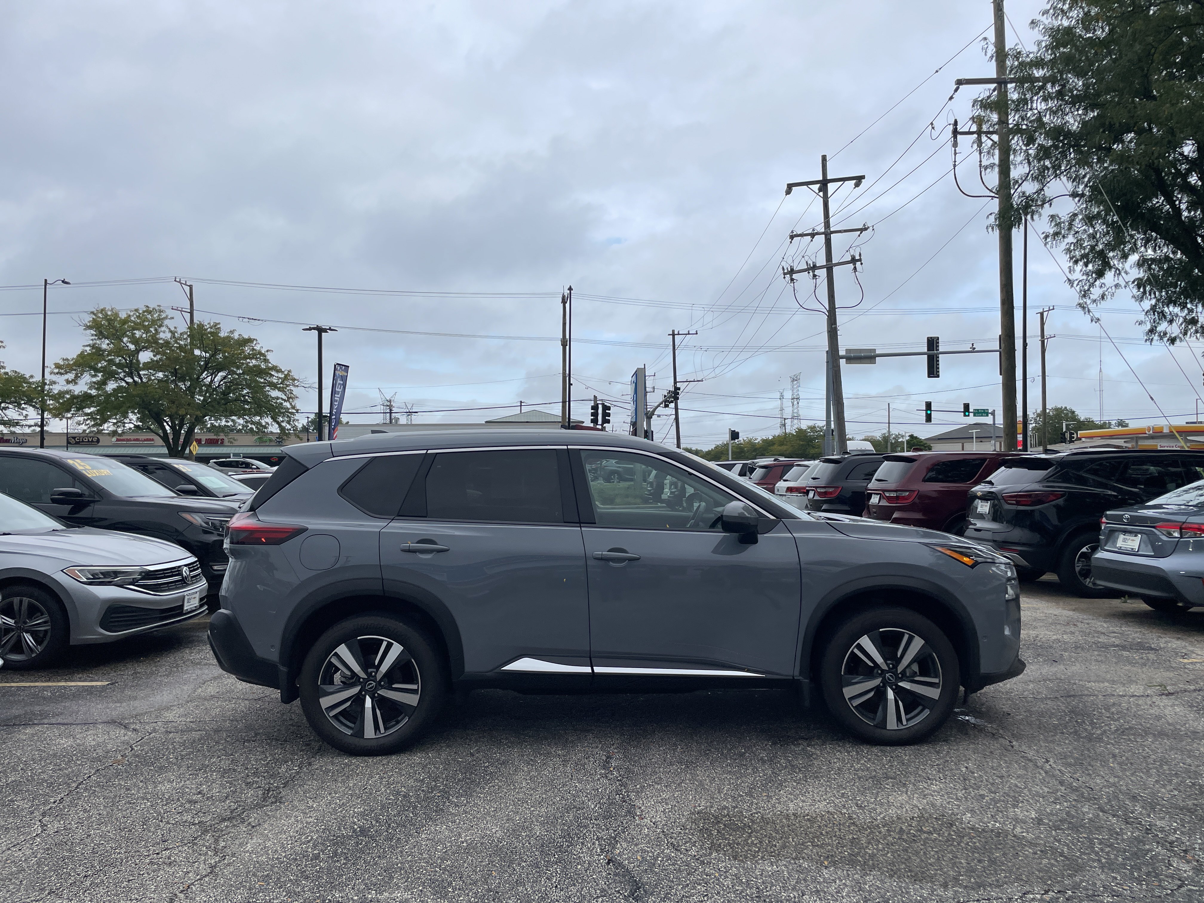 Used 2023 Nissan Rogue SL w/ SL Premium Package AWD/4WD image 3