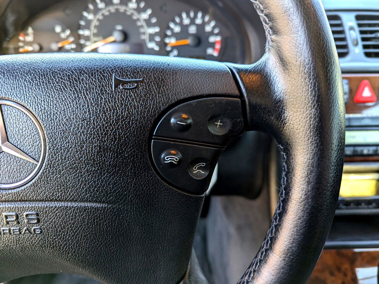 Used 2002 Mercedes-Benz CLK 320 2dr Cabriolet 3.2L image 17