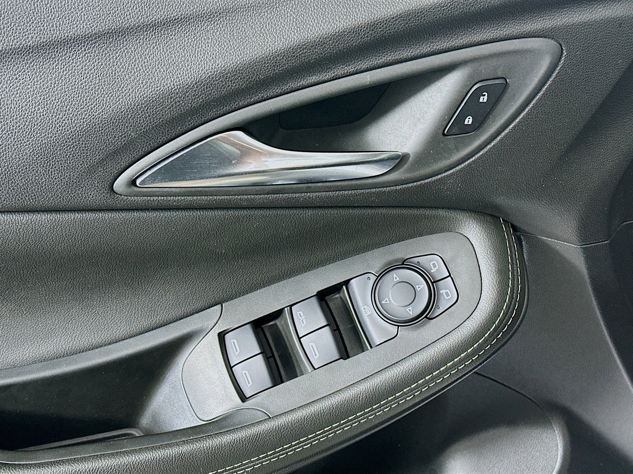 Used 2024 Buick Encore GX Preferred image 15