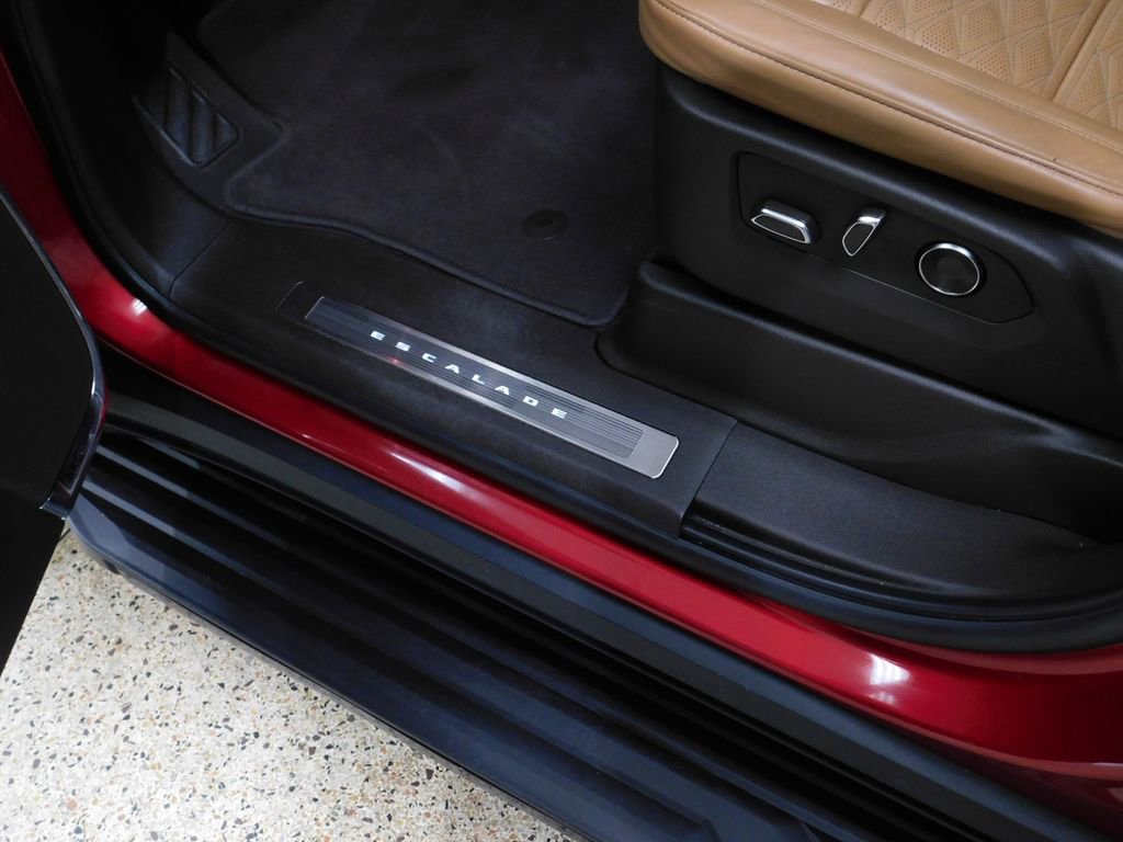 Used 2024 Cadillac Escalade Premium Luxury w/ Touring Package image 29