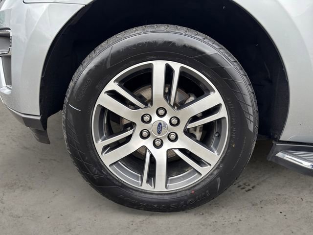 Used 2023 Ford Expedition Limited image 14