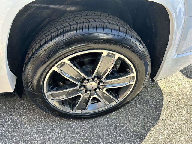 Used 2019 GMC Acadia Denali w/ Technology Package FWD image 3