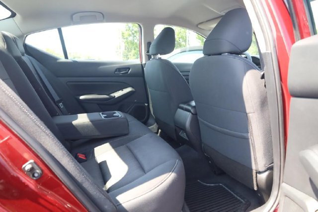 Used 2024 Nissan Altima 2.5 SV FWD image 21