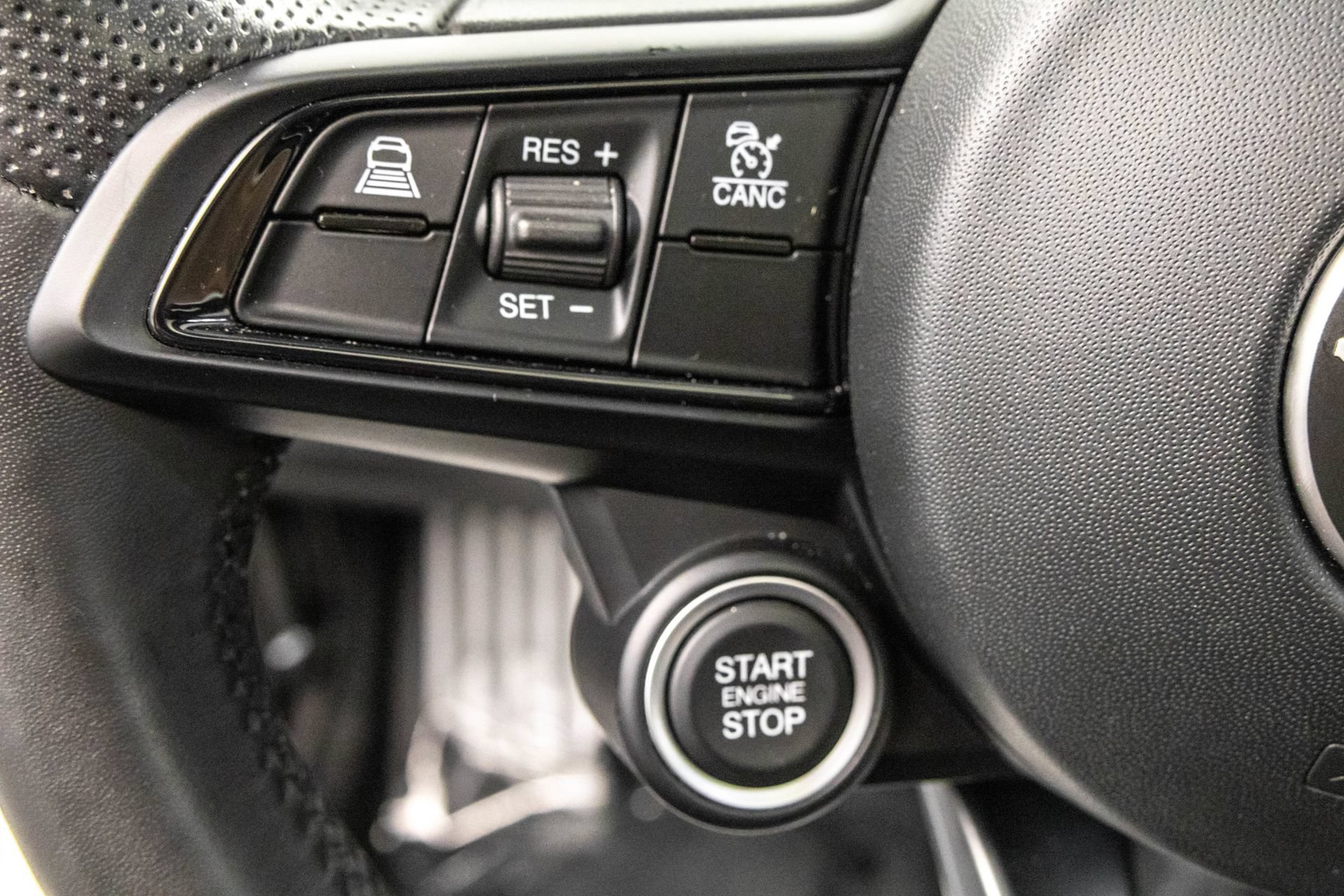 Used 2022 Alfa Romeo Giulia Ti AWD/4WD image 19