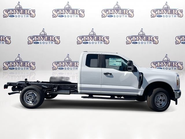 New 2026 Ford F350 XL w/ XL Chrome Package AWD/4WD image 2