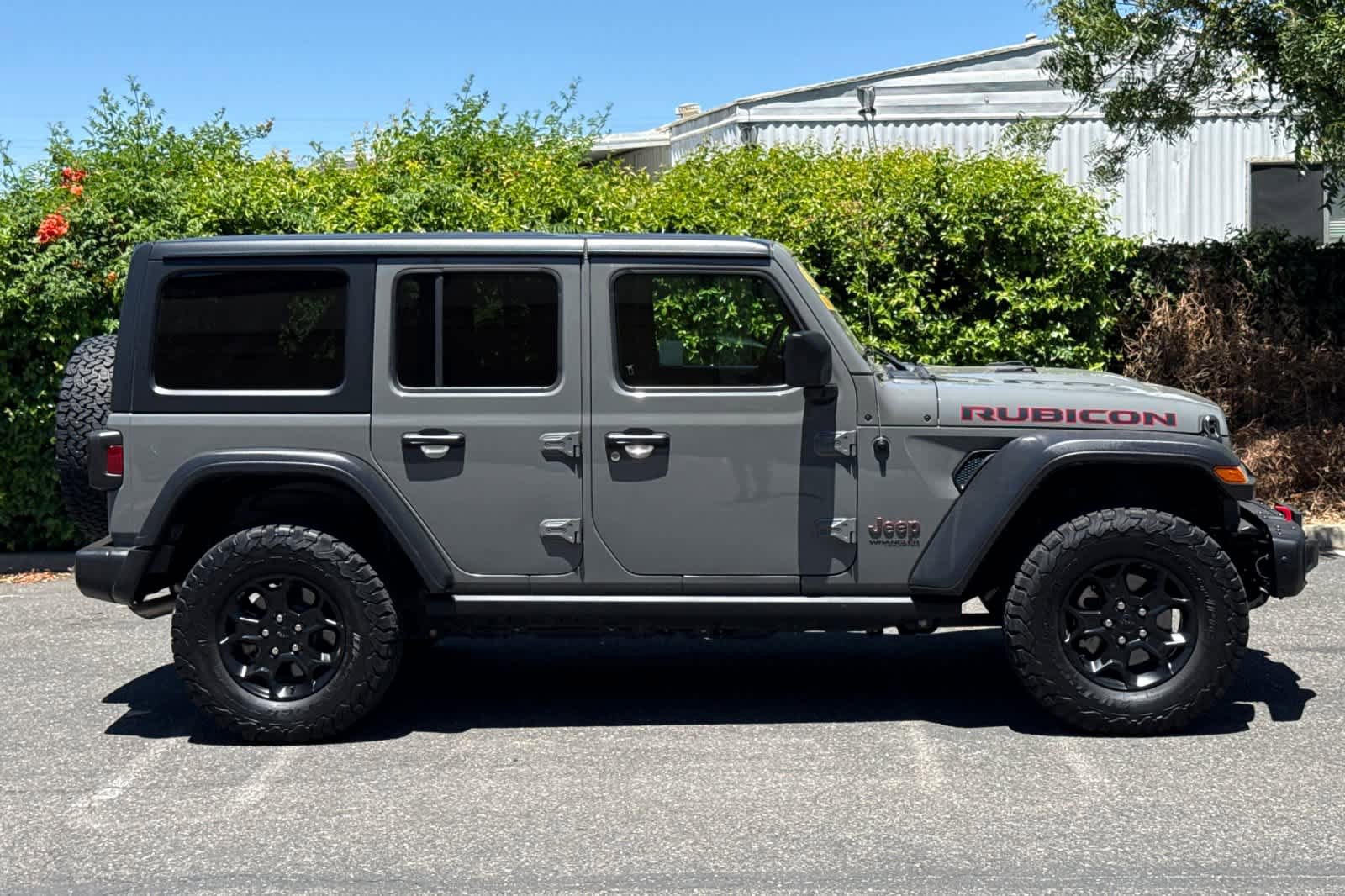 Used 2021 Jeep Wrangler Unlimited Rubicon AWD/4WD image 2