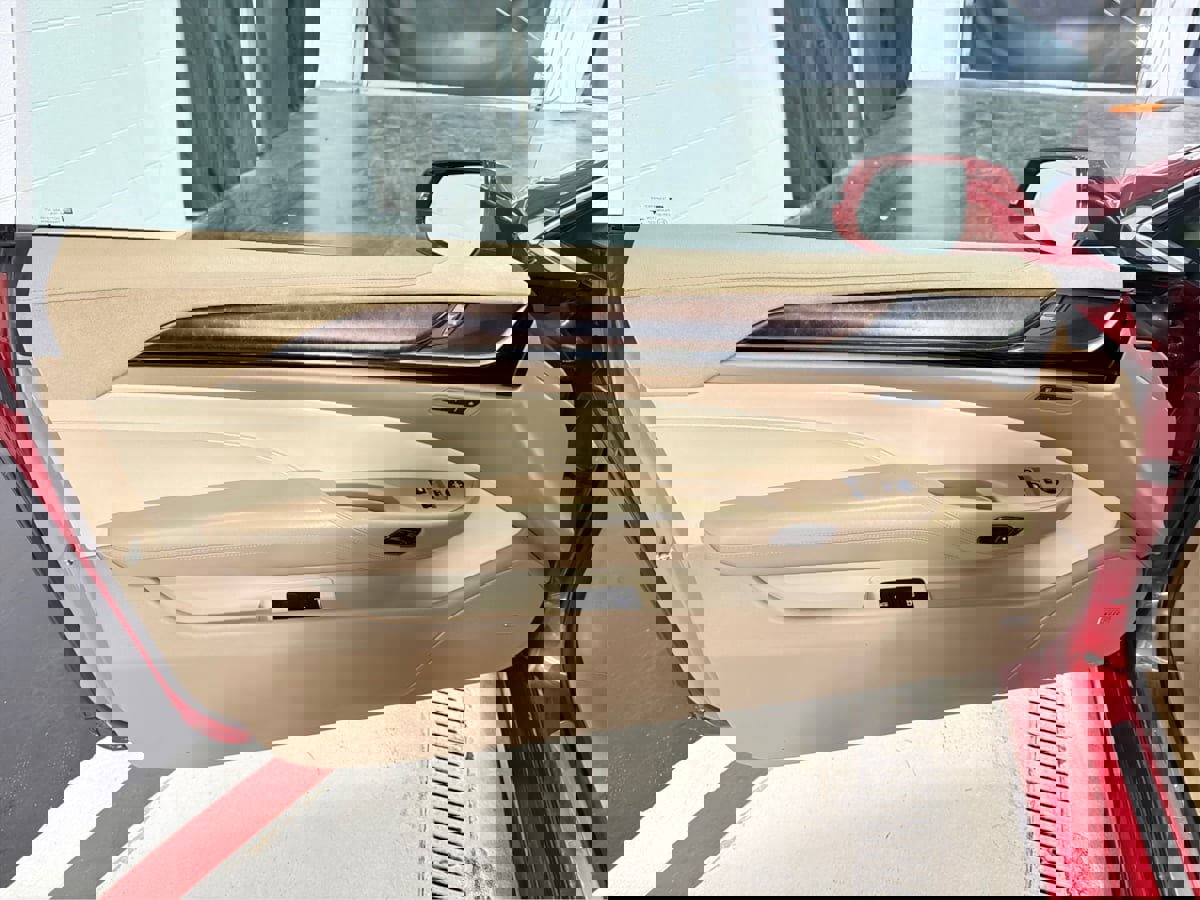 Used 2014 Cadillac ELR w/ Luxury Package image 23