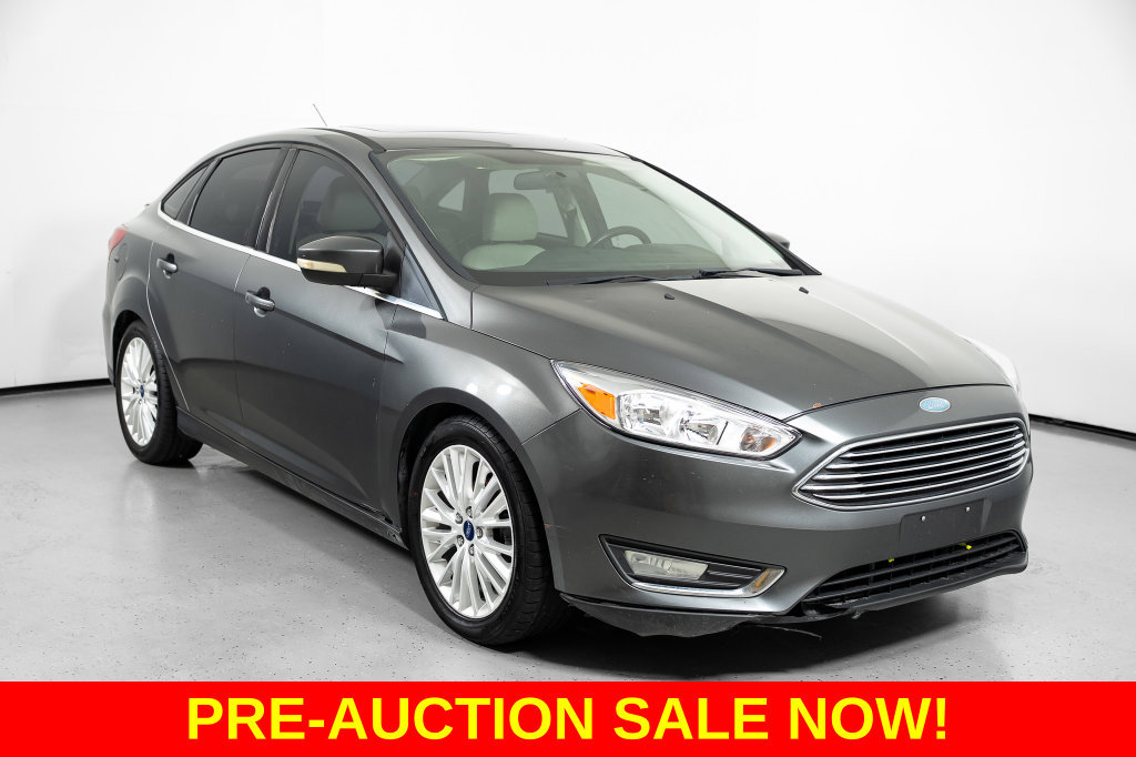 Used 2017 Ford Focus Titanium FWD image 2