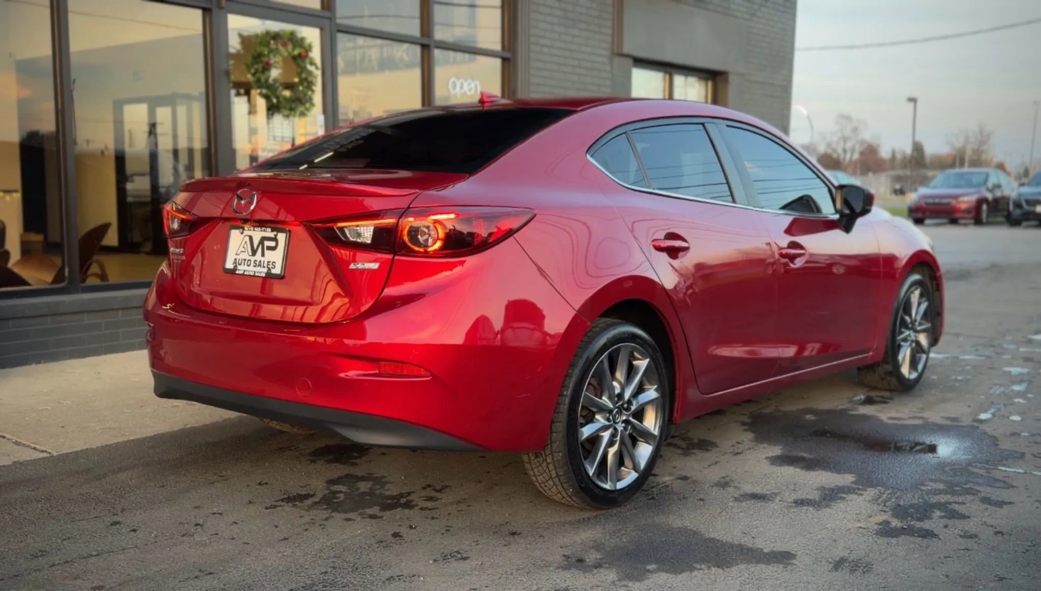 Used 2018 MAZDA MAZDA3 Grand Touring w/ Premium Equipment Package image 3