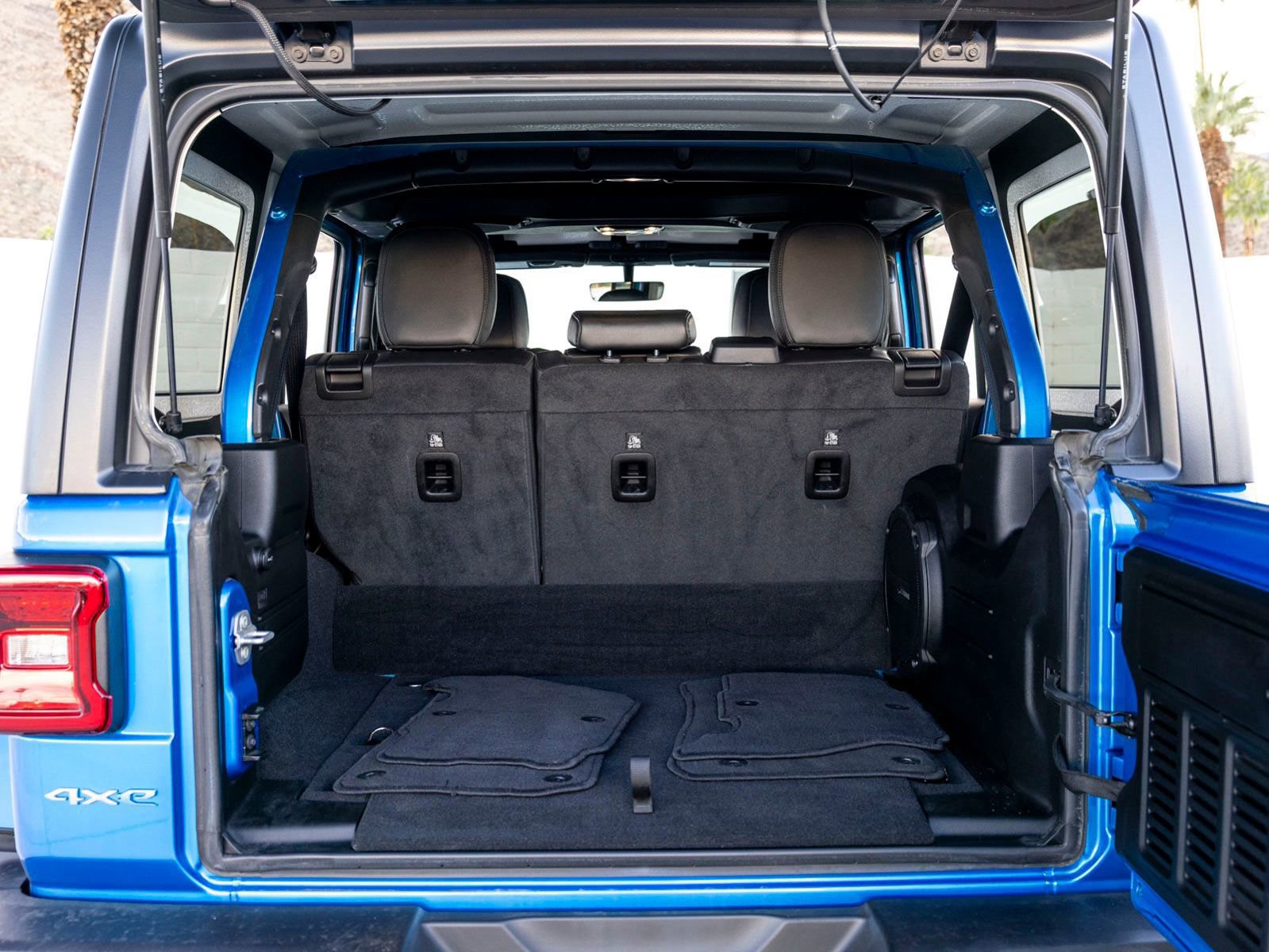 Used 2023 Jeep Wrangler Unlimited Sahara image 22