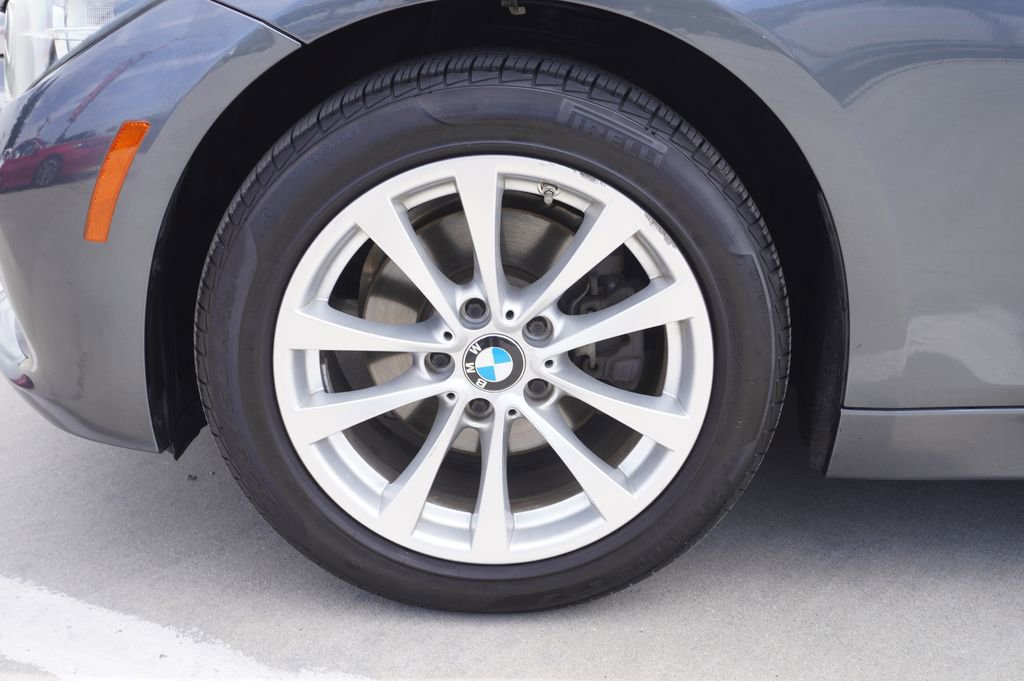 Used 2016 BMW 320i Sedan image 19