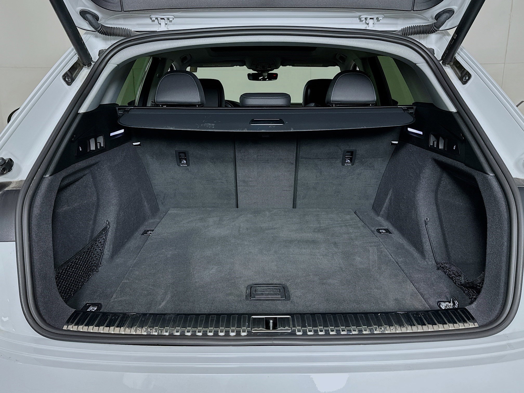 Used 2022 Audi e-tron Premium w/ Convenience Plus Package image 25